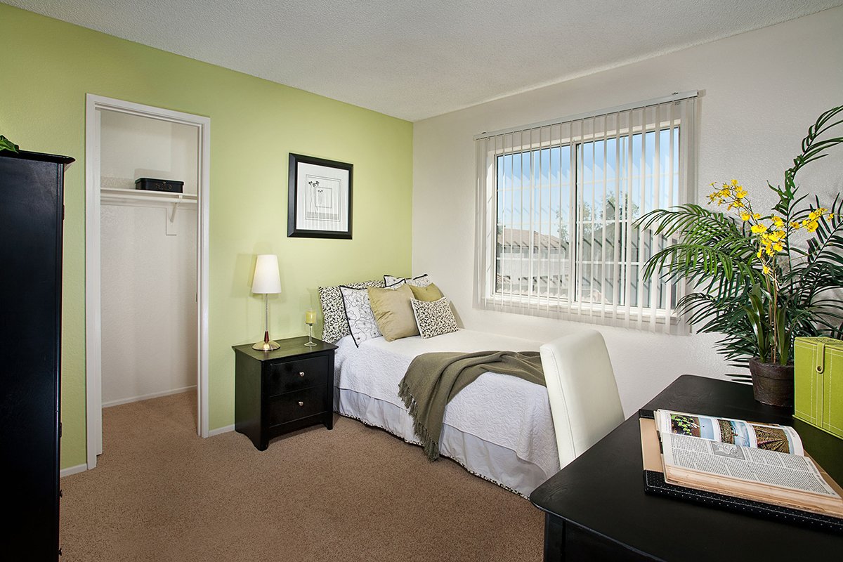 Linden Court Apartments Rialto Apartments For Rent